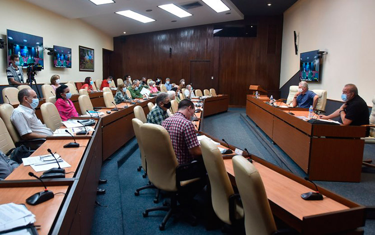 Reunión de análisis de la COVID-19 en Cuba, encabezada por el presidente, Miguel Díaz-Canel, el 25 de agosto de 2020..