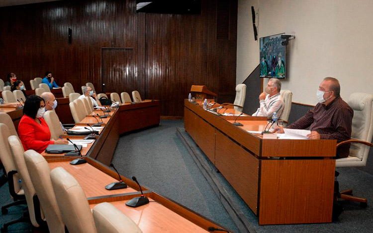 Reunión de análisis de la COVID-19 en Cuba, encabezada por el presidente, Miguel Díaz-Canel, el 3 de octubre de 2020.