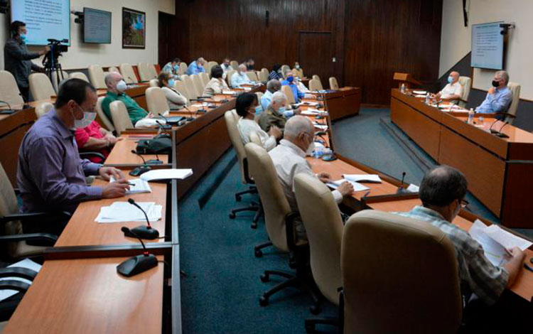 Reunión de análisis de la COVID-19 en Cuba, encabezada por el presidente, Miguel Díaz-Canel, 24 de diciembre.