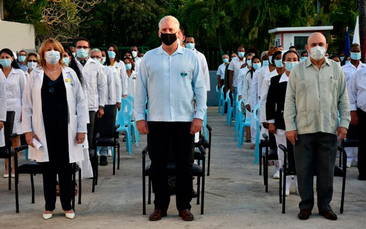 Acto por el aniversario quinto de la Clí­nica Internacional Siboney, en La Habana.