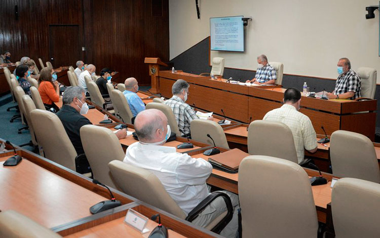 Reunión de análisis de la COVID-19 en Cuba, encabezada por el presidente, Miguel Díaz-Canel.