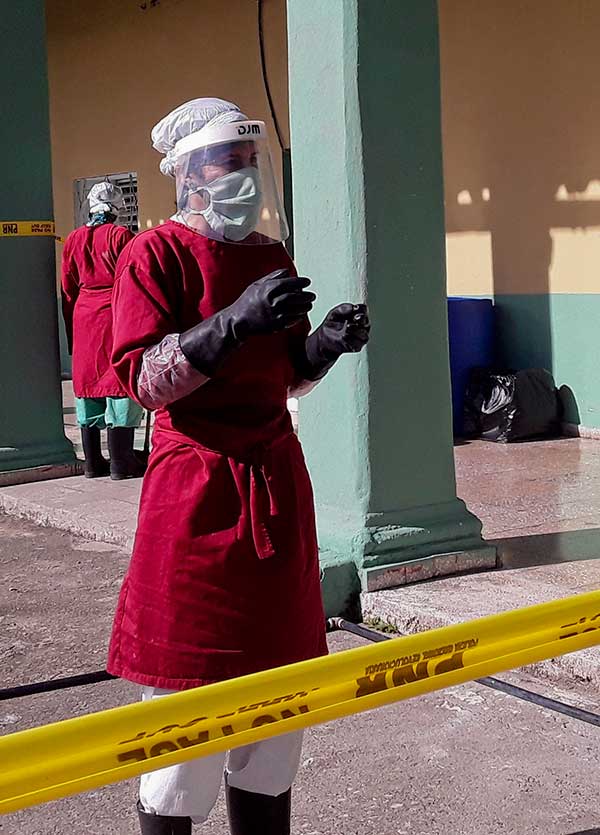 Rosely Estrada Vicens, instructora de arte. Rosely Estrada Vicens, instructora de arte.