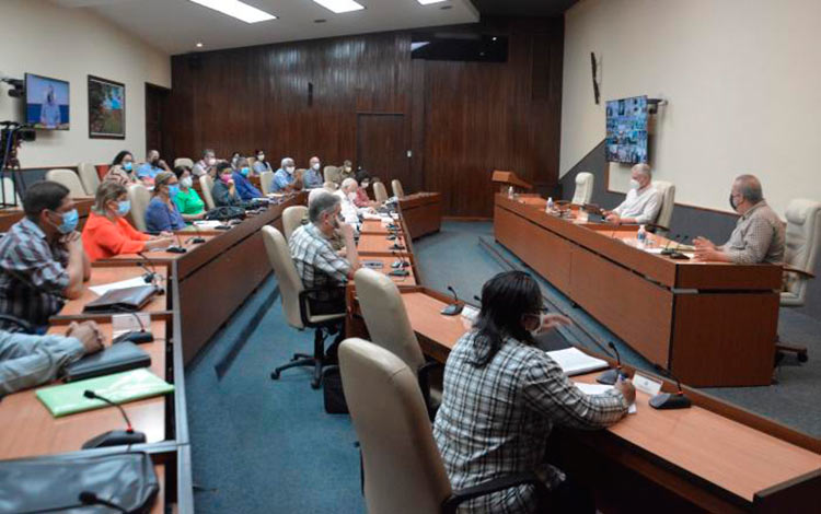 Reunión del Grupo Temporal de Trabajo para el control de la COVID-19, encabezado por el presidente y el primer ministro de la República de Cuba.