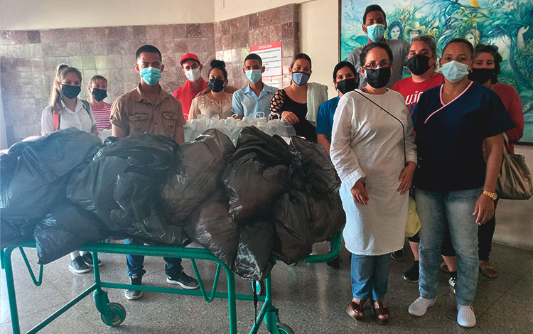 Donación realizada por jóvenes, campesinos y trabajadores del municipio de Camajuaní­ al Servicio de Oncohematologí­a del hospital pediátrico José Luis Miranda, de Santa Clara.