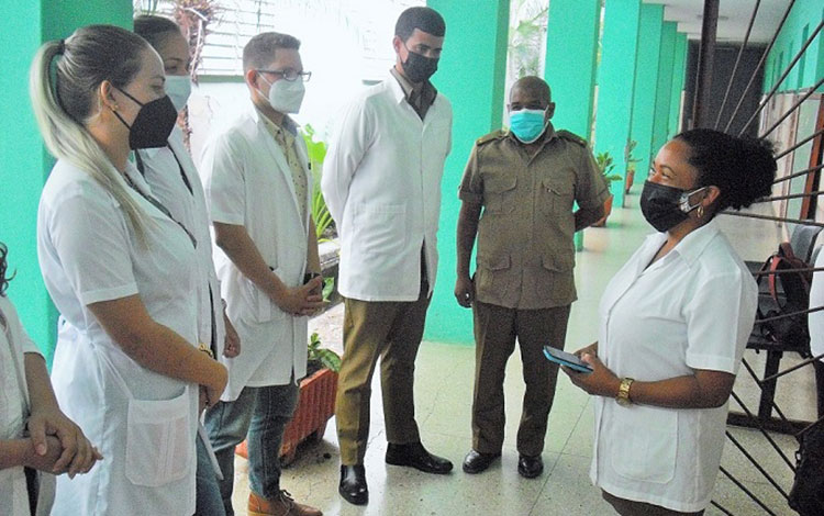 Intercambio con residentes del hospital militar Comandante Manuel Fajardo Rivero.