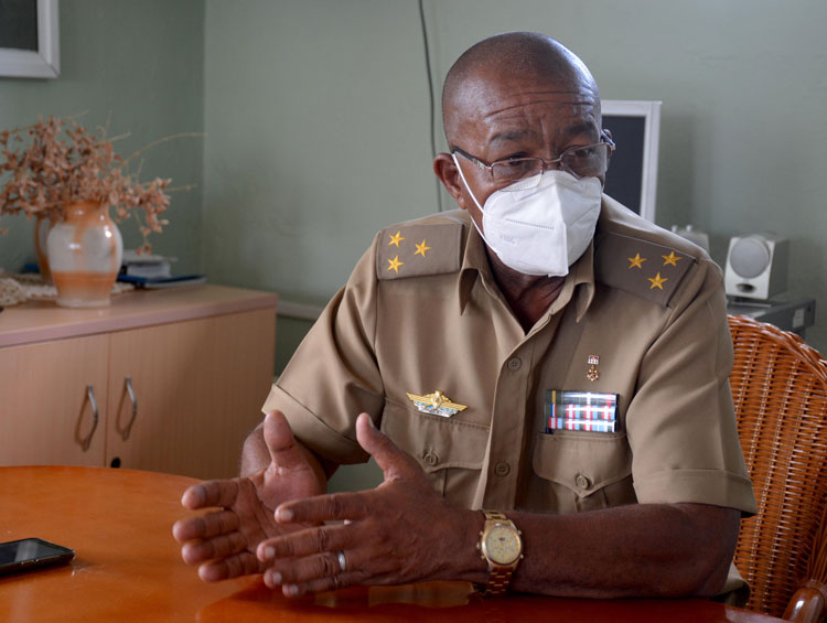 Coronel Jorge Eduardo Berrio íguila, director del hospital militar Comandante Manuel Fajardo Rivero, de Villa Clara.