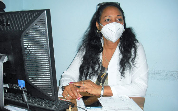 Doctora Mireya Cepero, vicedirectora de Epidemiologí­a de Villa Clara.