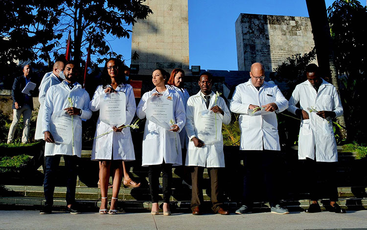 Graduados extranjeros de la Escuela Latinoamericana de Medicina (ELAM)