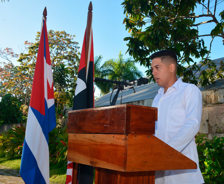 Jorge Alejandro Salgado Martí­nez, de Enfermerí­a, graduado integral.