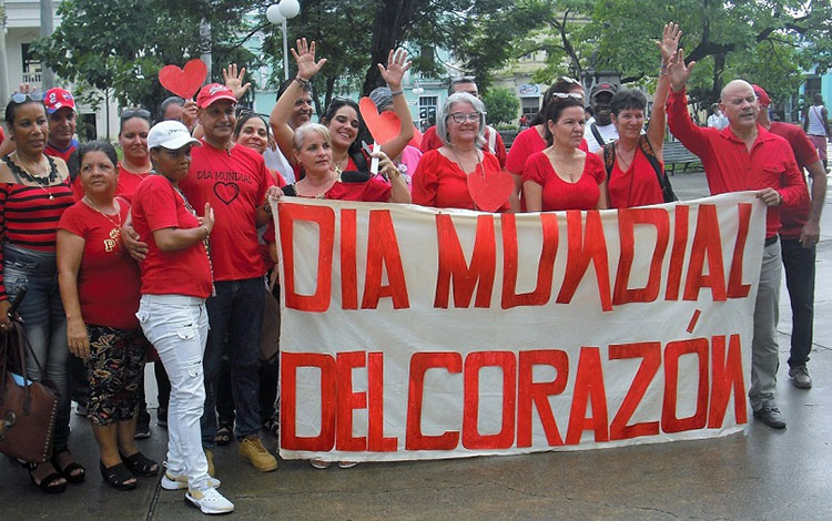 Fin de al celebración del Día Mundial del Corazón, en el parque Vidal, de Santa Clara.