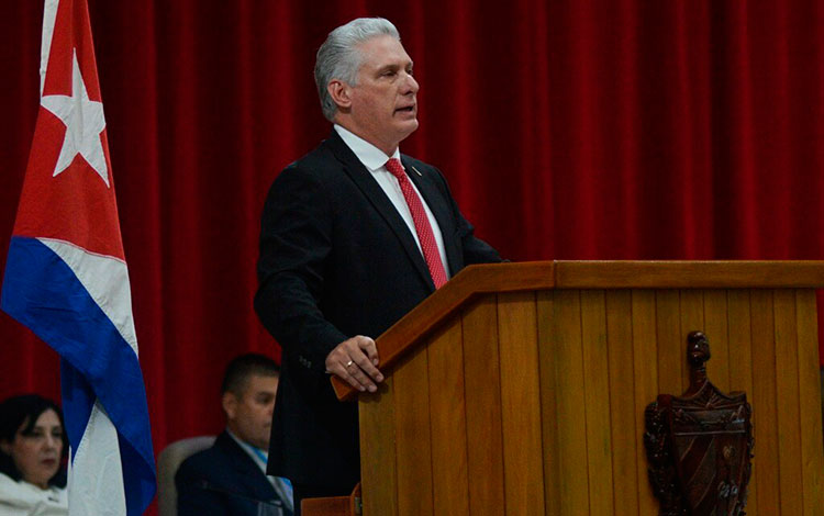 Presidente cubano, Miguel Díaz-Canel, dicta conferencia sobre ciencia e innovación en la apertura de la IV Convención Internacional Cuba-Salud 2022. 