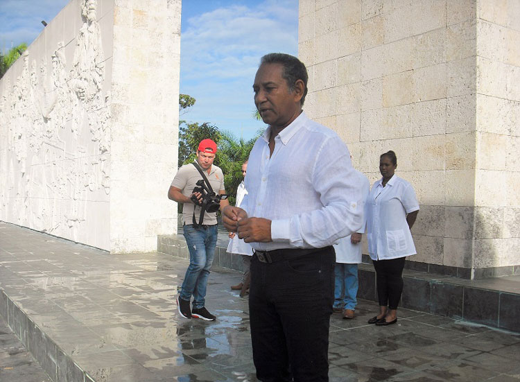 Danilo Nápoles Méndez, jefe del Grupo Nacional de Obstetricia y Ginecologí­a.