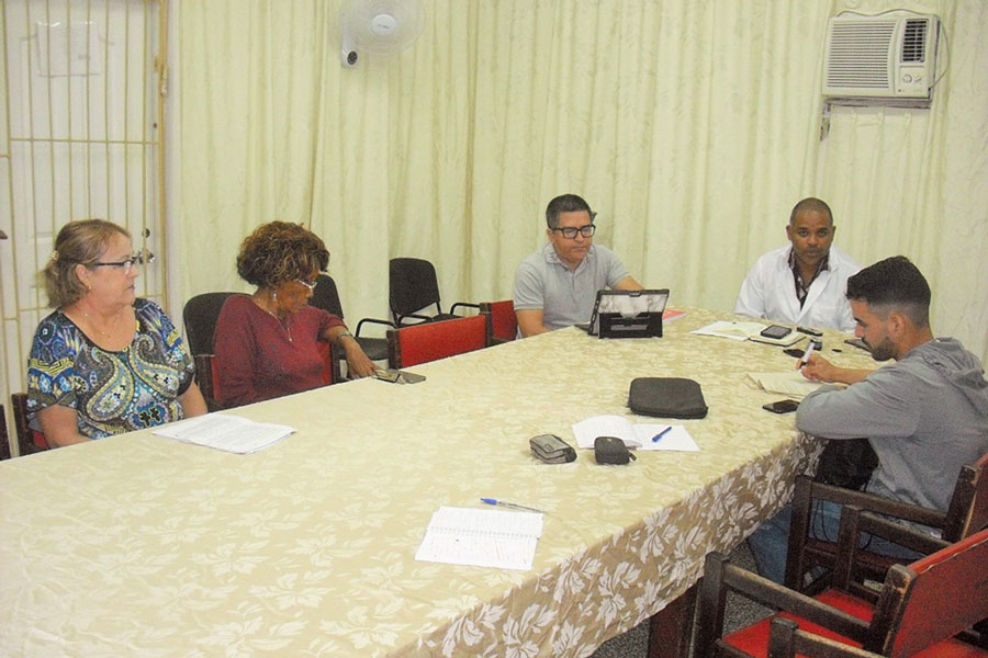 Conferencia de prensa en la Facultad de Estomatología de la Universidad Médica de Villa Clara.