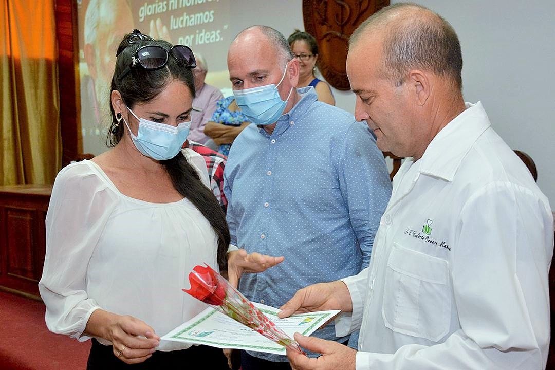 Dra. Yudith Cañizares Carmenate, premio en artículo científico.