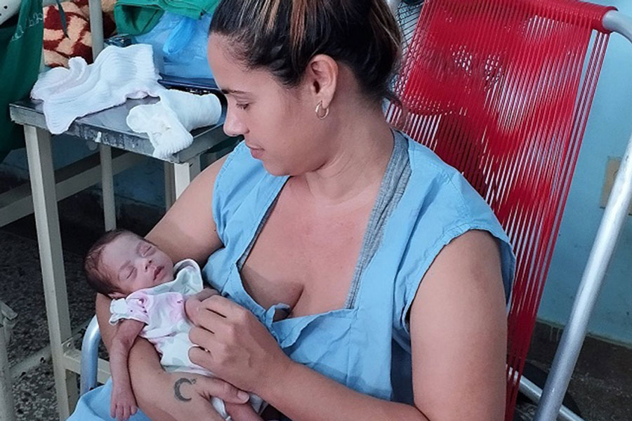 Liniuska Rodríguez con su hija Einy Sarahí.