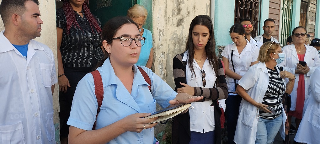 Estudiantes de medicina y enfermería del policlínico Santa Clara