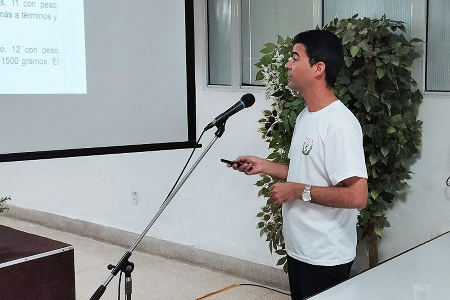 Dr. Yandry Alfonso Chang, al frente del PAMI en Villa Clara.