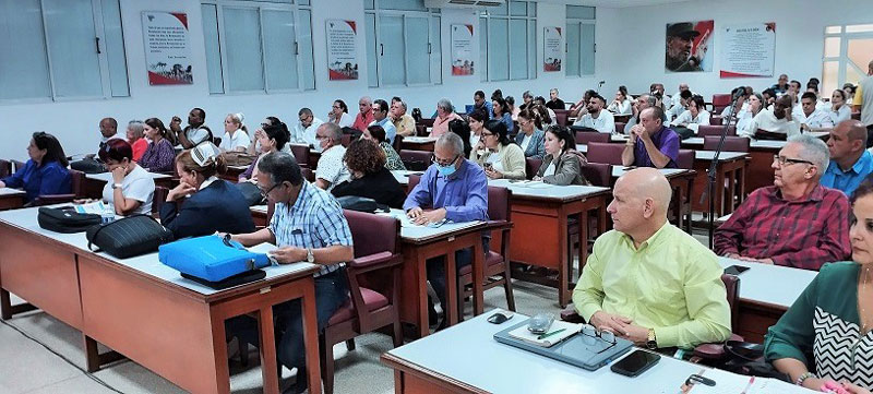 Reunión de análisis del Programa Materno-Infantil en Villa Clara.