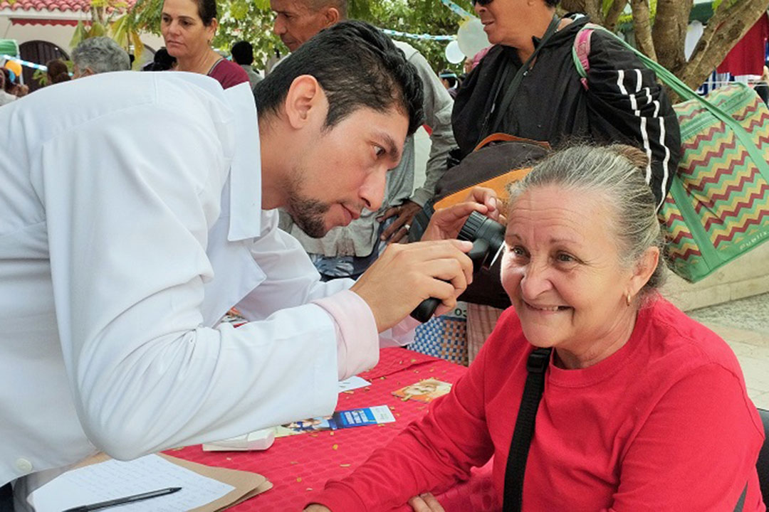 Pesquisa de lesiones de la piel.