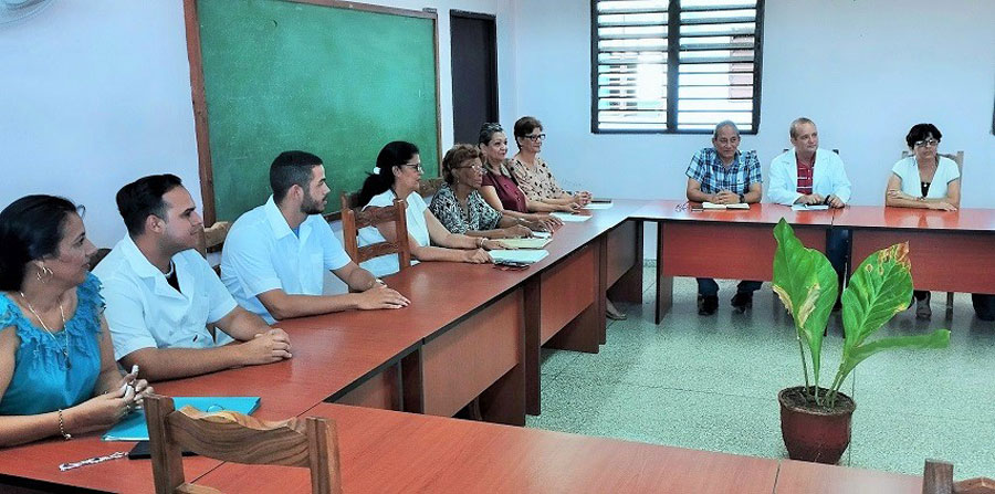 Conferencia de prensa en Ciencias Médicas.