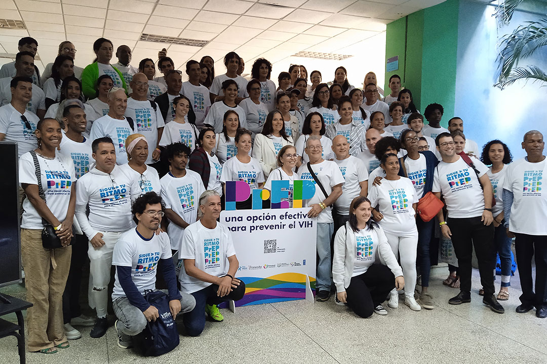 Participantes en la presentación de la campaña de prevención del VIH.