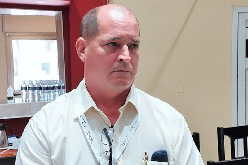Dr. villaclareño José Enrique Vaquer Fernández, del hospital clínico quirúrgico universitario Arnaldo Milián Castro.
