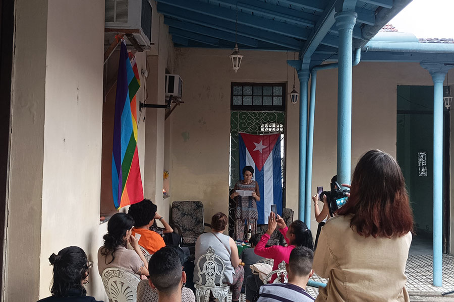 Encuentro por el Día Internacional de la Eliminación de la Violencia contra la Mujer, la Casa del Joven Creador, en Santa Clara.