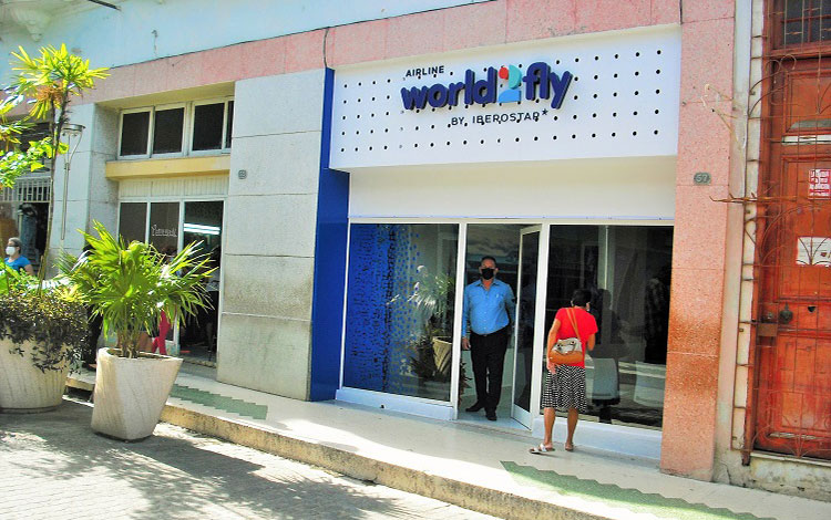 Oficina de la agencia World2fly en Santa Clara, Cuba.