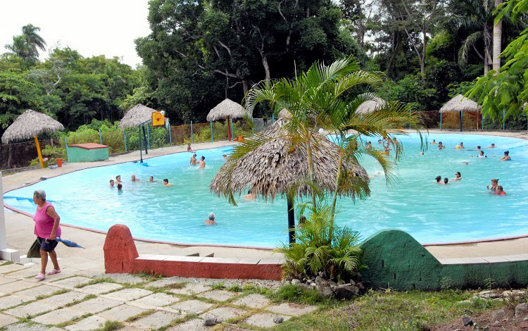 Piscina de instalación de campismo en Villa Clara.