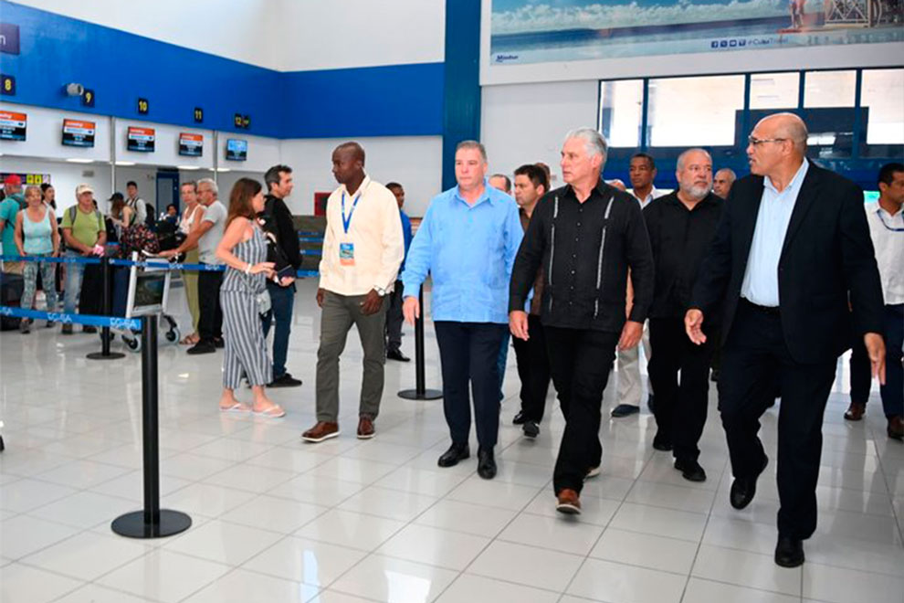 Presidente cubano, Miguel Díaz-Canel, asiste a Feria Internacional de Turismo, en Cayo Coco.