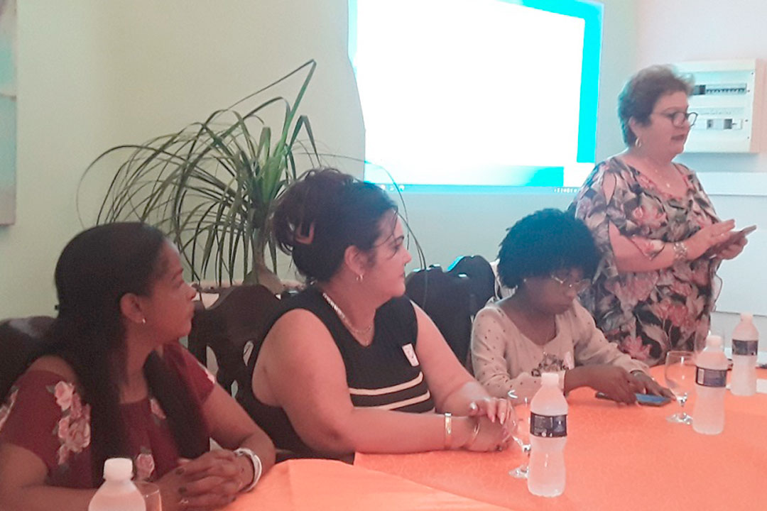 Panelista y presidencia del taller La mujer en el Turismo.
